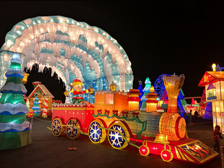 美国加州首府萨克拉门托举办的“天下华灯”嘉年华大型灯会